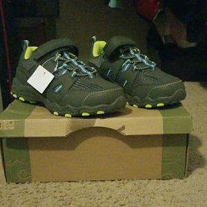 Boys Size 2 Brand new Rugged Outback Tennis shoes